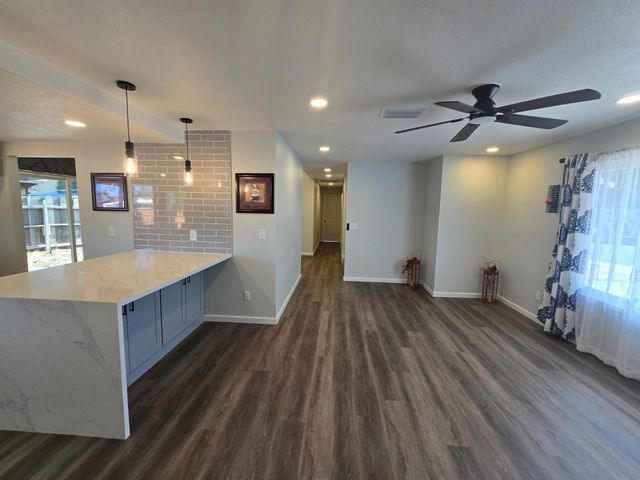 1500 Kirkland Ct, Modesto, CA 95356