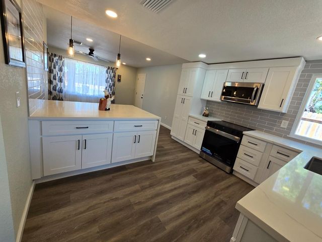 1500 Kirkland Ct, Modesto, CA 95356