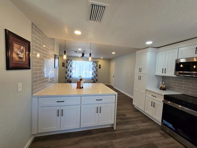 1500 Kirkland Ct, Modesto, CA 95356