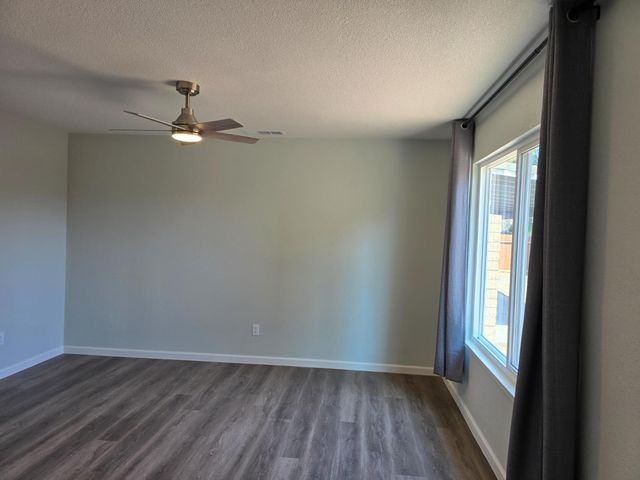 1500 Kirkland Ct, Modesto, CA 95356