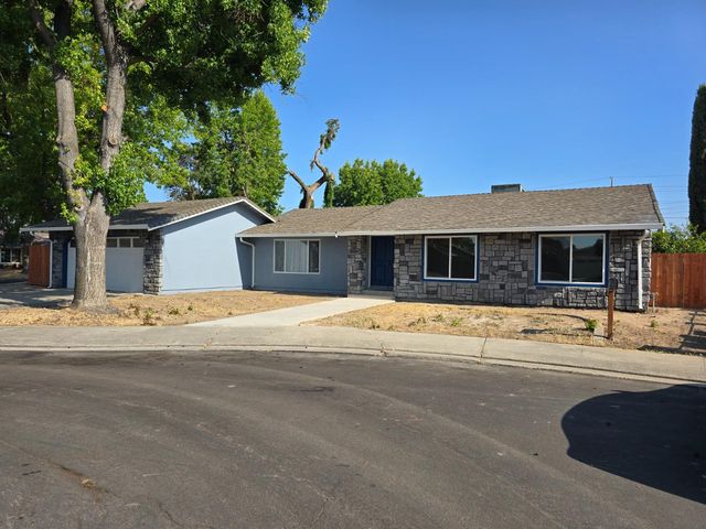 1500 Kirkland Ct, Modesto, CA 95356