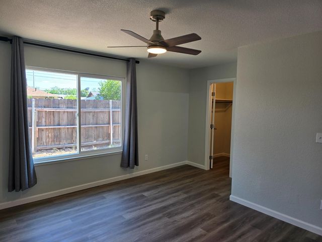 1500 Kirkland Ct, Modesto, CA 95356