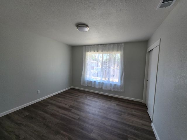 1500 Kirkland Ct, Modesto, CA 95356