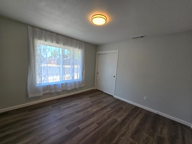 1500 Kirkland Ct, Modesto, CA 95356