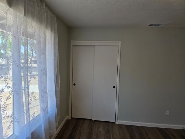 1500 Kirkland Ct, Modesto, CA 95356