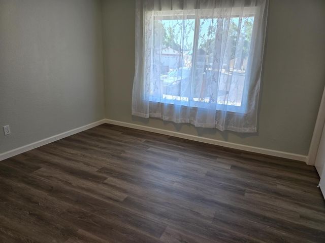 1500 Kirkland Ct, Modesto, CA 95356