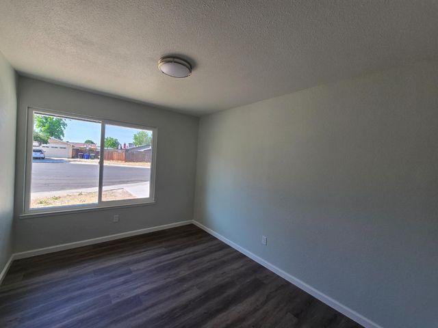 1500 Kirkland Ct, Modesto, CA 95356