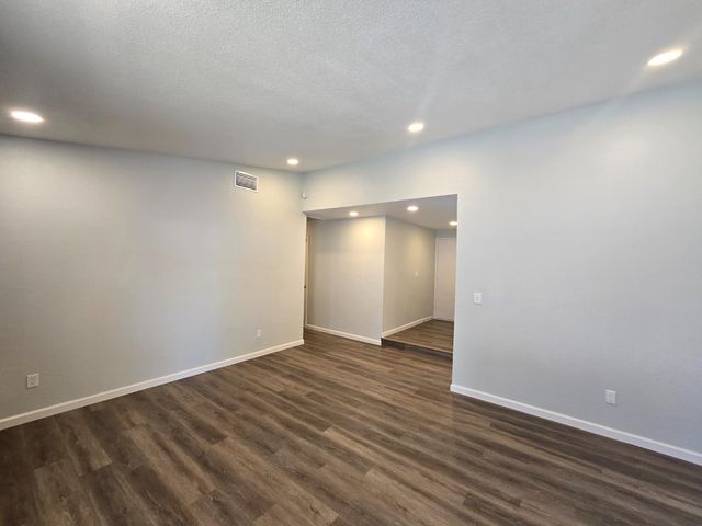 1500 Kirkland Ct, Modesto, CA 95356