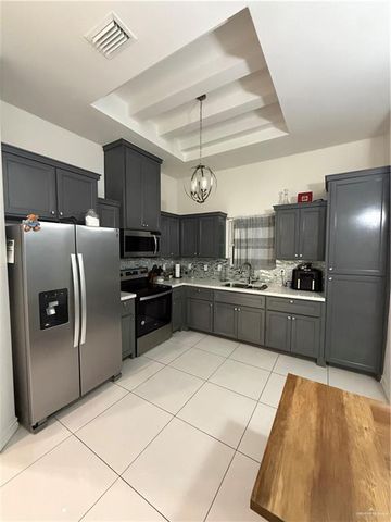 1100 W Eisenhower Avenue, Alton, TX 78573