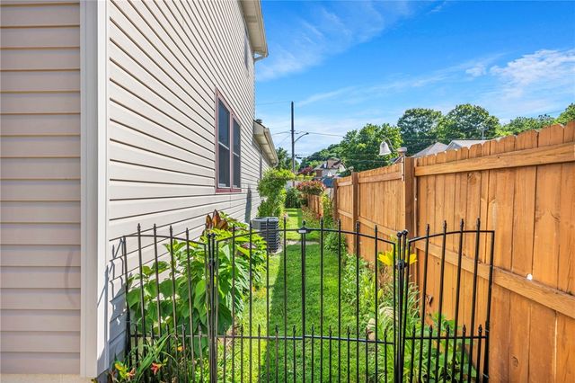 115 Eckert St, Leet Twp, PA 15003