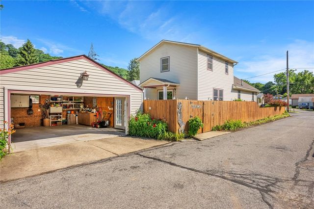 115 Eckert St, Leet Twp, PA 15003