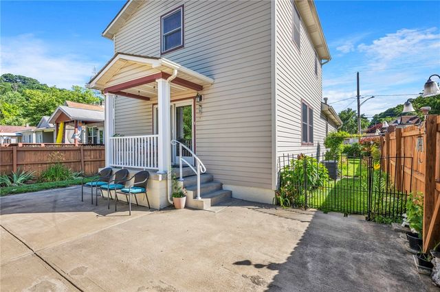 115 Eckert St, Leet Twp, PA 15003