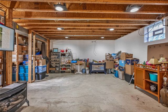 115 Eckert St, Leet Twp, PA 15003