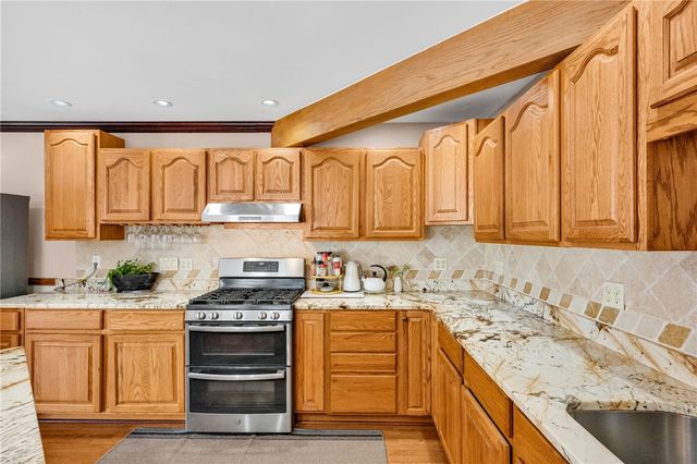 115 Eckert St, Leet Twp, PA 15003