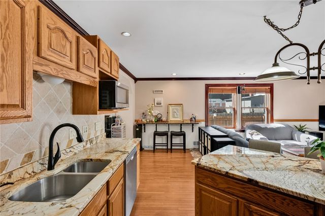 115 Eckert St, Leet Twp, PA 15003