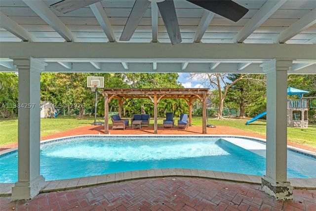 12945 SW 82nd Ave, Pinecrest, FL 33156