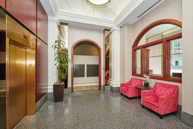 200 N Dearborn Street 1808, Chicago, IL 60601