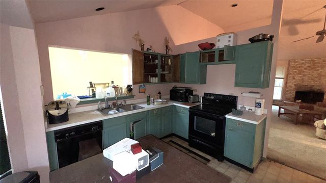 2915 Whispering Springs Drive, Spring, TX 77373