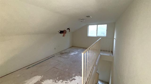 2915 Whispering Springs Drive, Spring, TX 77373