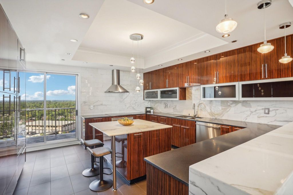 121 N Post Oak Lane 1805, Houston, TX 77024