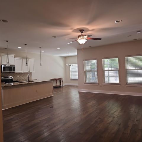 440 Shaftsbury Ln., Conway, SC 29526