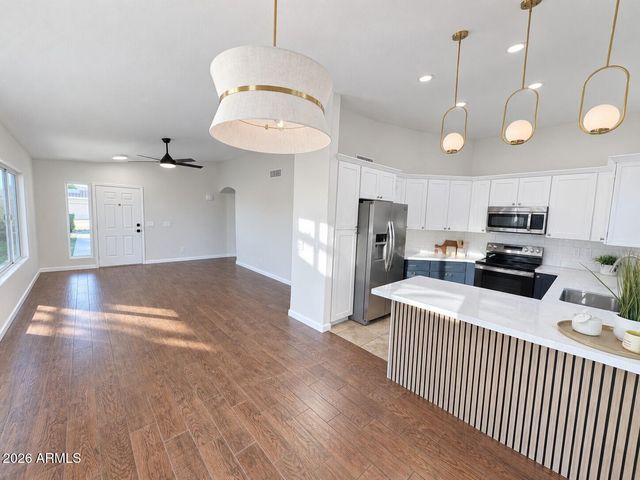 1347 E MURIEL Drive, Phoenix, AZ 85022