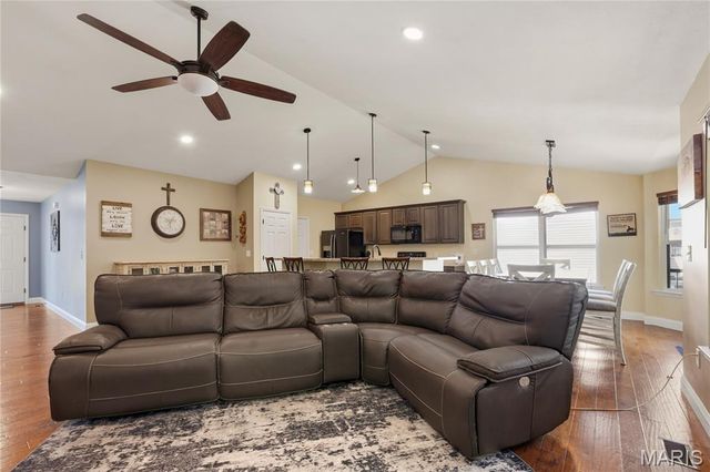 1823 Iron Mountain Dr Drive, Festus, MO 63028