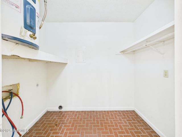 201 Fox Run Avenue 1, Lafayette, LA 70508