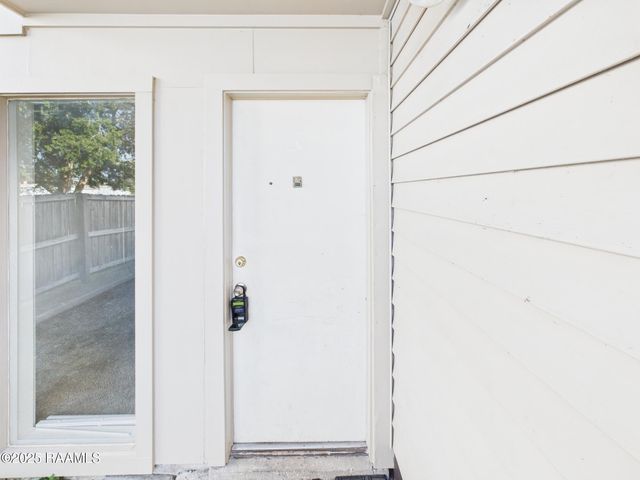201 Fox Run Avenue 1, Lafayette, LA 70508