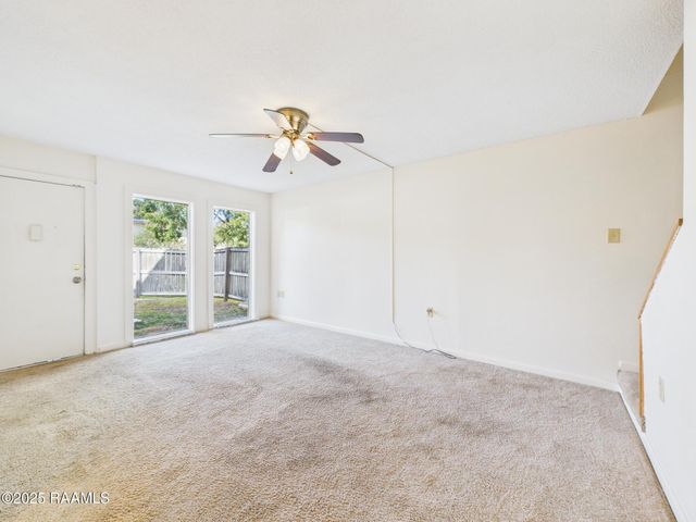 201 Fox Run Avenue 1, Lafayette, LA 70508