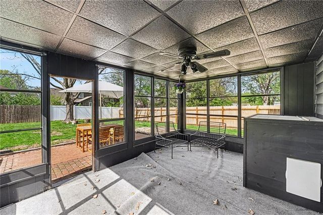 10602 W 102nd Terrace, Overland Park, KS 66214