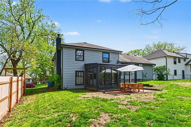10602 W 102nd Terrace, Overland Park, KS 66214