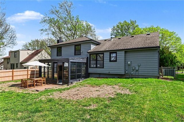 10602 W 102nd Terrace, Overland Park, KS 66214