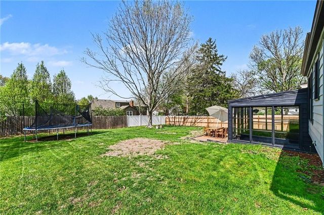 10602 W 102nd Terrace, Overland Park, KS 66214