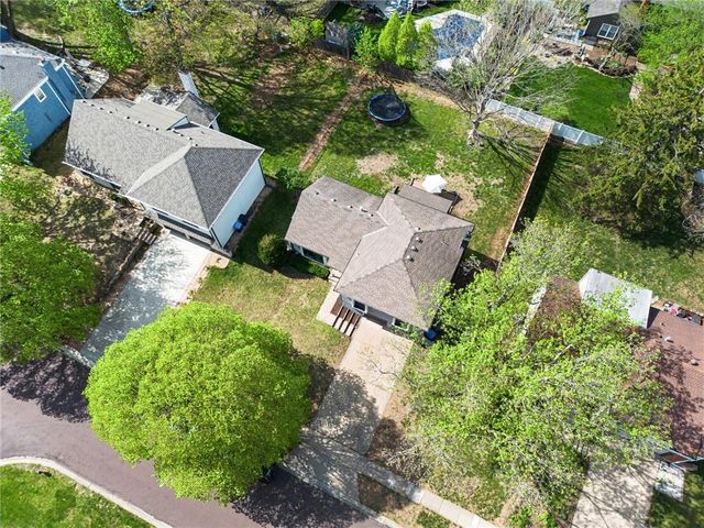 10602 W 102nd Terrace, Overland Park, KS 66214