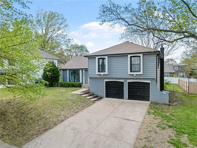 10602 W 102nd Terrace, Overland Park, KS 66214