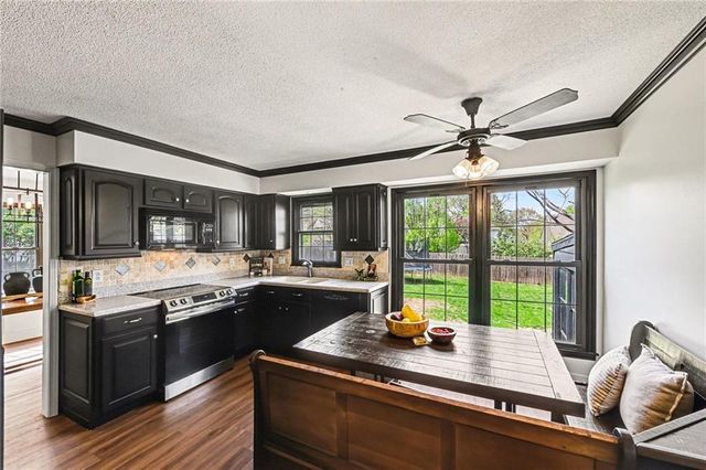 10602 W 102nd Terrace, Overland Park, KS 66214