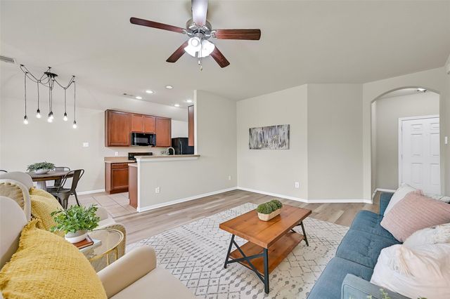 394 De Coster Boulevard, Alvin, TX 77511