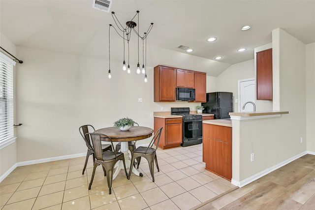 394 De Coster Boulevard, Alvin, TX 77511