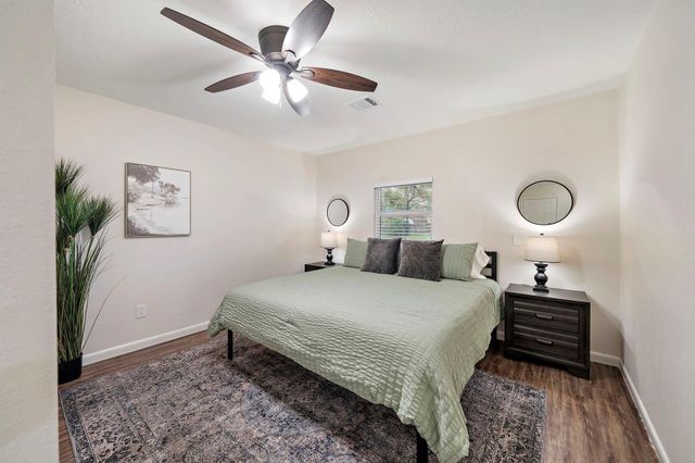 1606 E Fayle Street, Baytown, TX 77520
