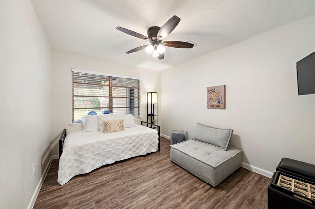 1606 E Fayle Street, Baytown, TX 77520
