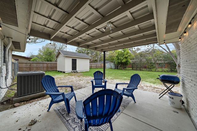 1606 E Fayle Street, Baytown, TX 77520