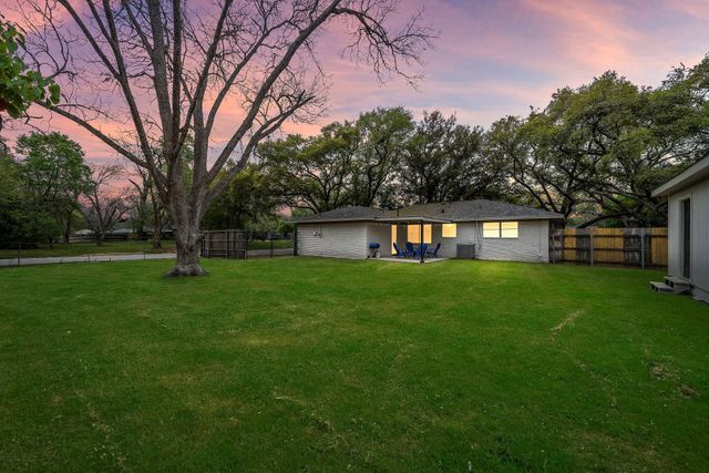 1606 E Fayle Street, Baytown, TX 77520