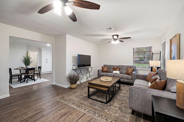 1606 E Fayle Street, Baytown, TX 77520