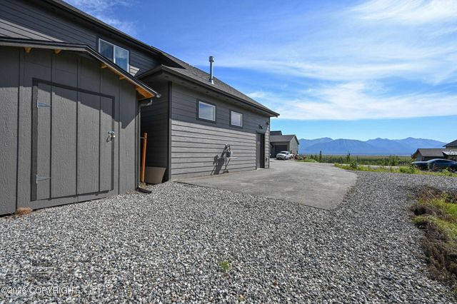 1141 W Bluff View Drive, Wasilla, AK 99654