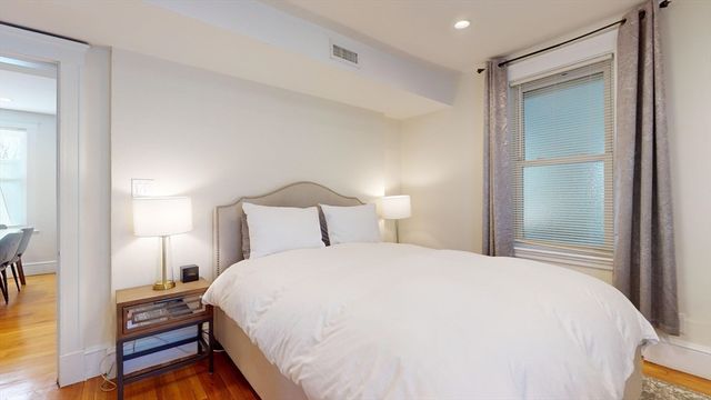 30 Clay St 3B, Cambridge, MA 02140