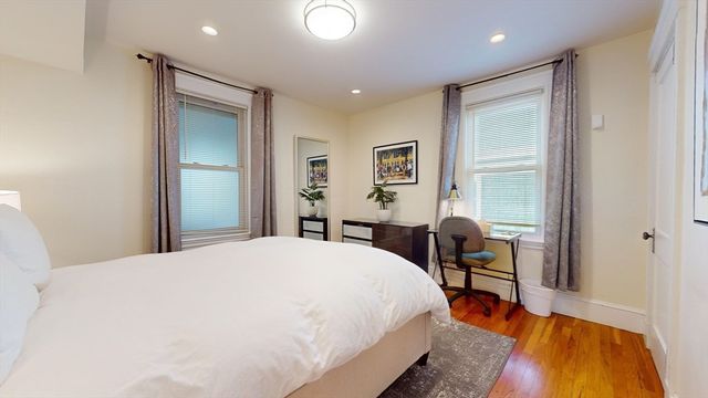 30 Clay St 3B, Cambridge, MA 02140
