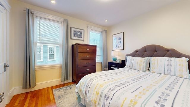 30 Clay St 3B, Cambridge, MA 02140