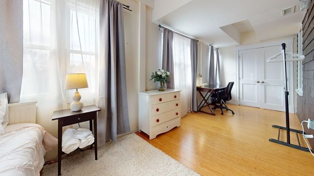 30 Clay St 3B, Cambridge, MA 02140