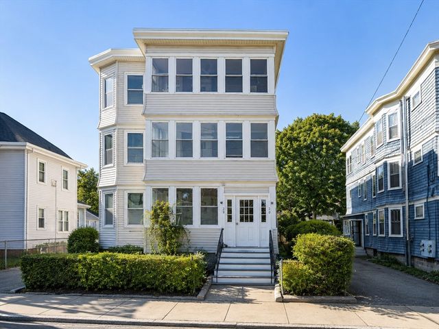 30 Clay St 3B, Cambridge, MA 02140